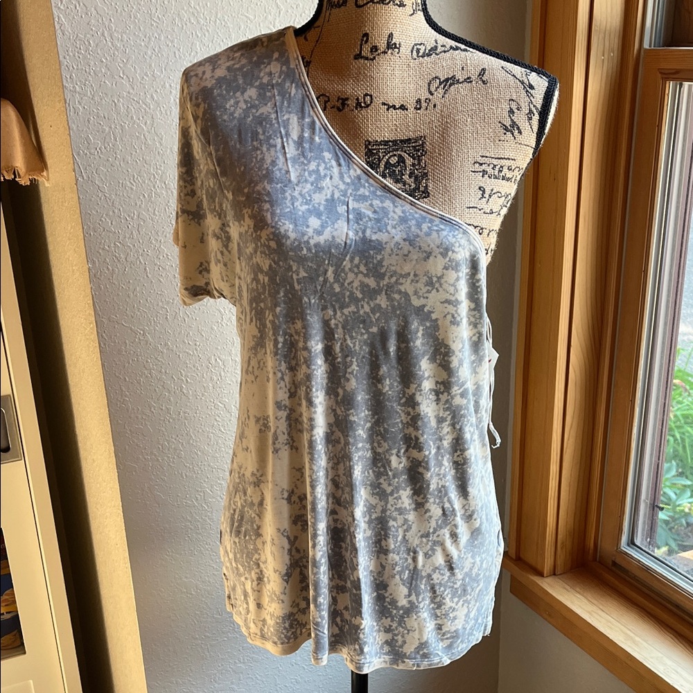 NWT American Eagle Outfitters soft & sexy off the shoulder gray & cream shirt Lg
